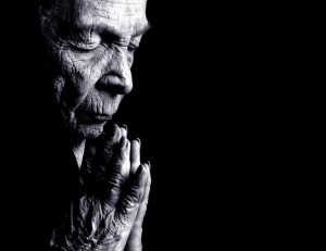 old-woman-praying1