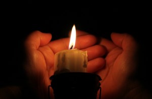 close the candle in the wind